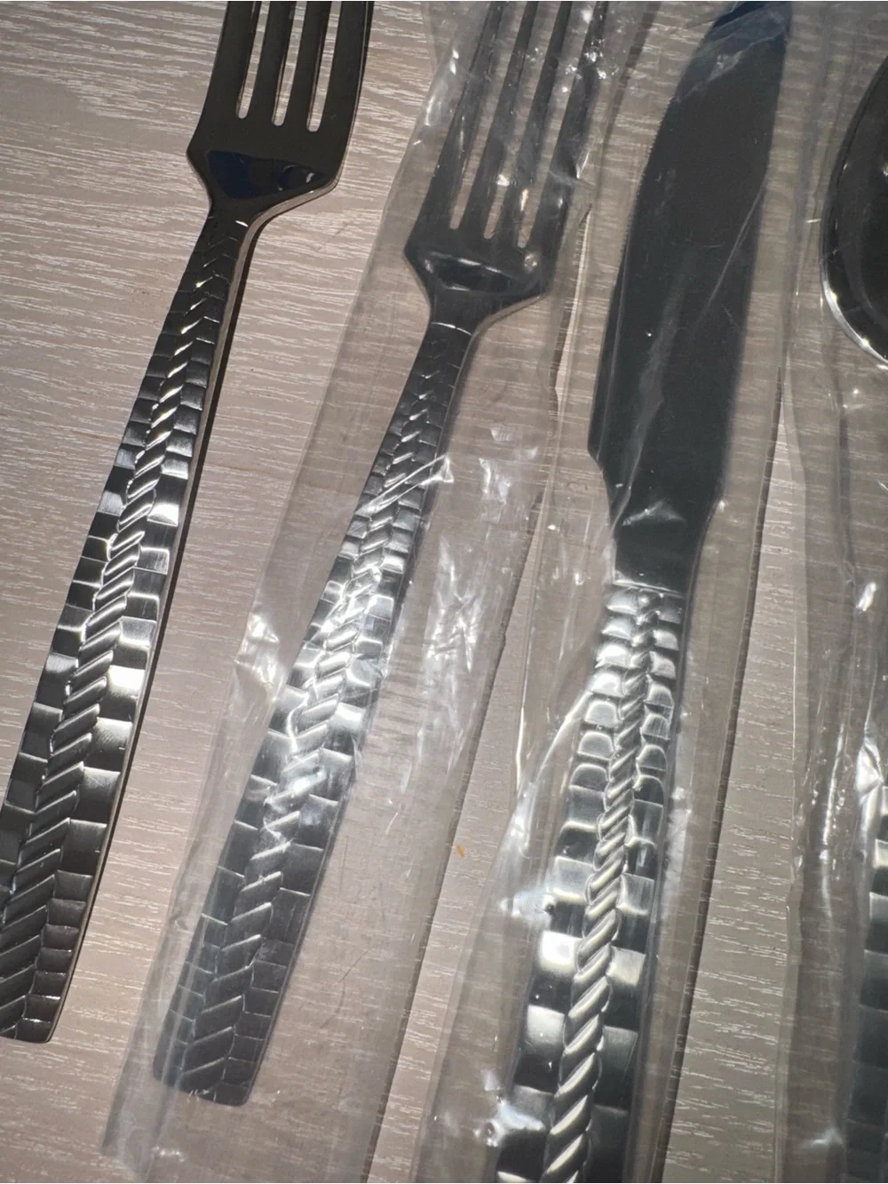 mikasa vibration stainless steel 18/8,  5-Pc. Place Setting
